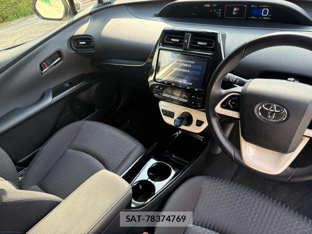 Toyota PRIUS 2018-10 8831126-1