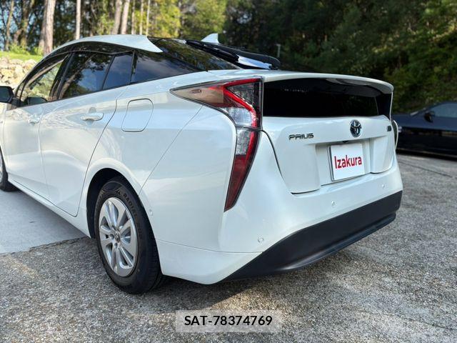 Toyota PRIUS 2018-10 8831126-2