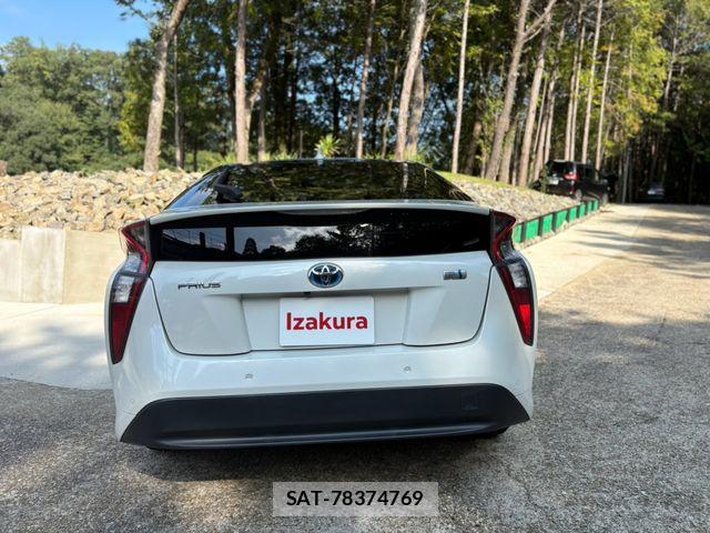 Toyota PRIUS 2018-10 8831126-6