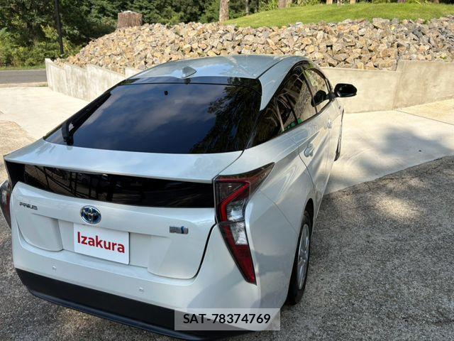 Toyota PRIUS 2018-10 8831126-7