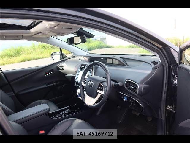 Toyota PRIUS 2018-03 8831116-10