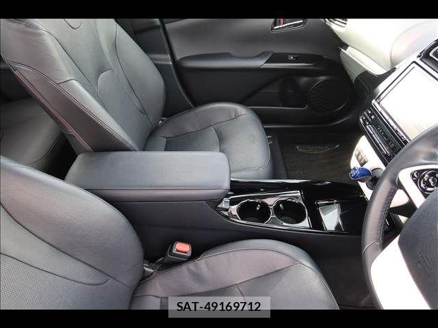 Toyota PRIUS 2018-03 8831116-11