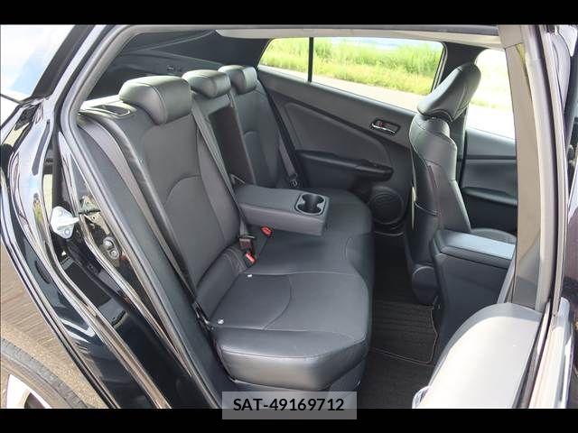 Toyota PRIUS 2018-03 8831116-14