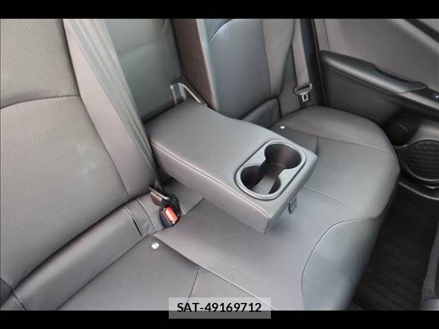 Toyota PRIUS 2018-03 8831116-16