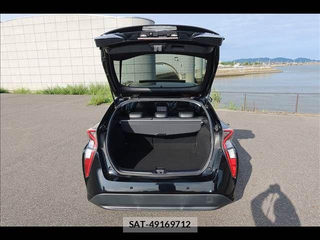 Toyota PRIUS 2018-03 8831116-25