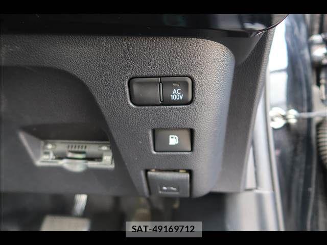 Toyota PRIUS 2018-03 8831116-28