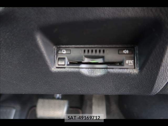 Toyota PRIUS 2018-03 8831116-29