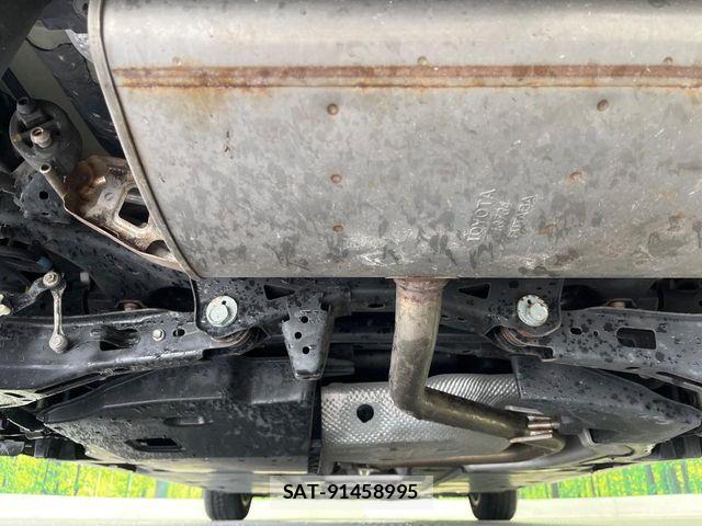 Toyota PRIUS 2017-06 8831140-19