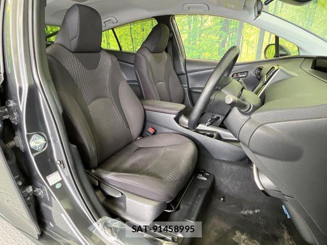 Toyota PRIUS 2017-06 8831140-8