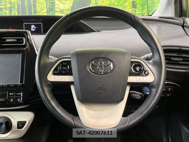 Toyota PRIUS 2016-10 8831129-10