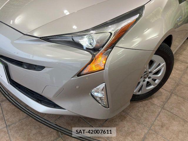 Toyota PRIUS 2016-10 8831129-11