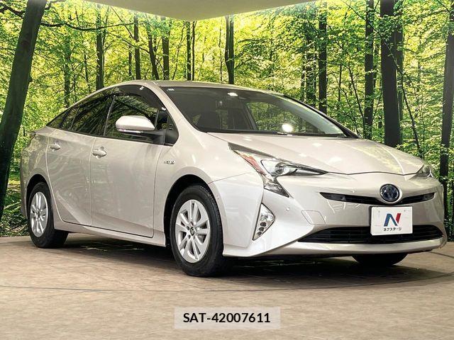 Toyota PRIUS 2016-10 8831129-15