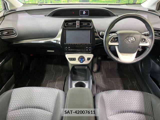 Toyota PRIUS 2016-10 8831129-1