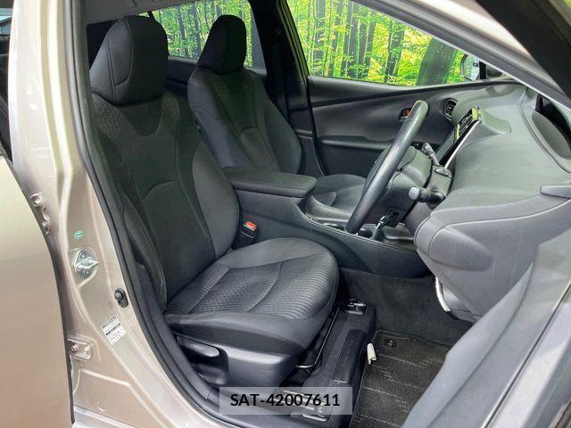 Toyota PRIUS 2016-10 8831129-7