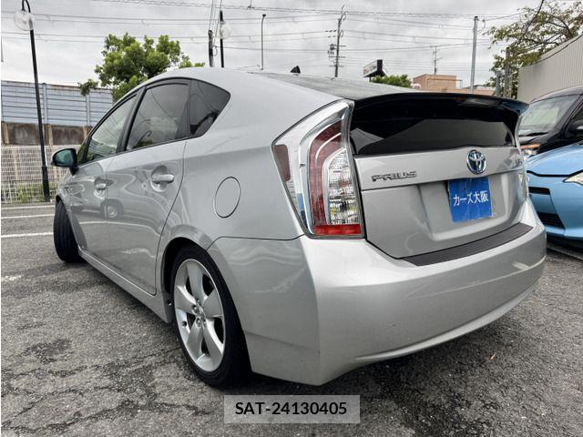 Toyota PRIUS 2012-08 8831181-2