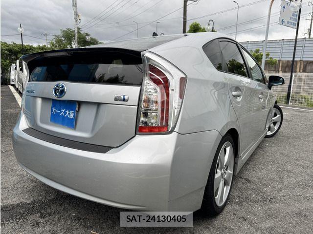 Toyota PRIUS 2012-08 8831181-3
