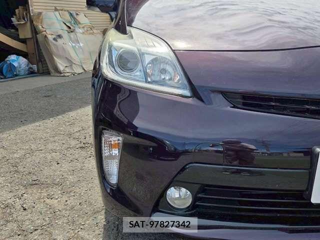 Toyota PRIUS 2014-04 8831167-12