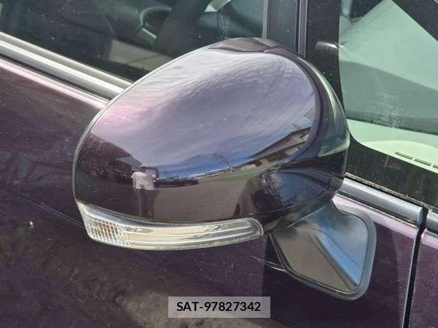 Toyota PRIUS 2014-04 8831167-16
