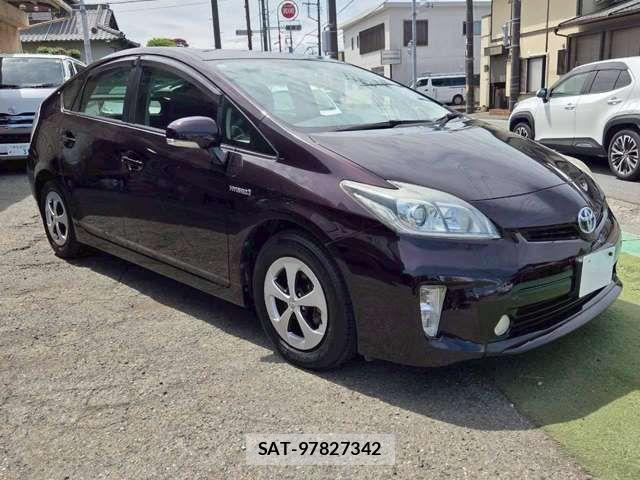 Toyota PRIUS 2014-04 8831167-5