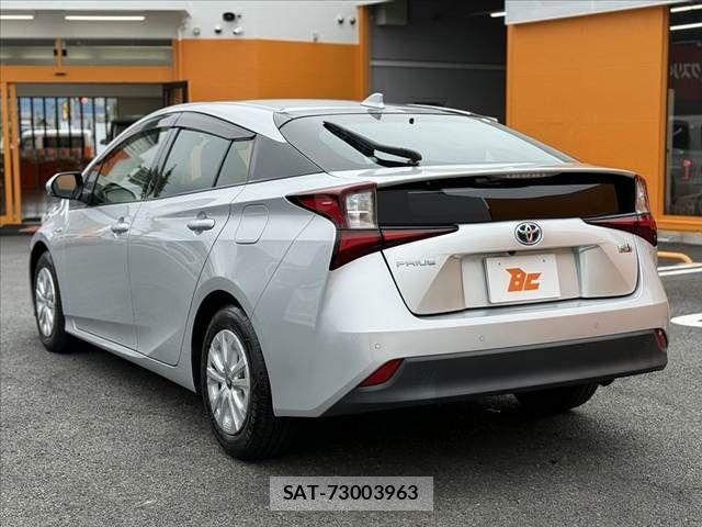 Toyota PRIUS 2019-11 8831131-12