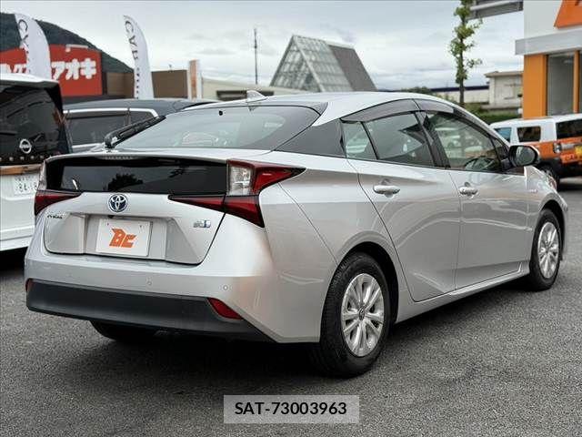 Toyota PRIUS 2019-11 8831131-14