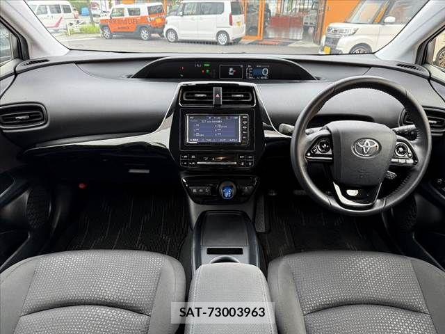 Toyota PRIUS 2019-11 8831131-1