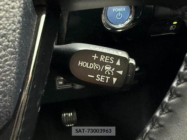 Toyota PRIUS 2019-11 8831131-24