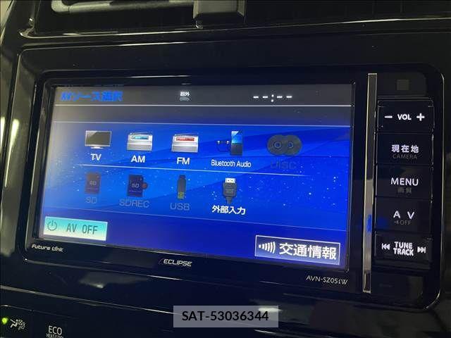 Toyota PRIUS 2016-02 8831117-15
