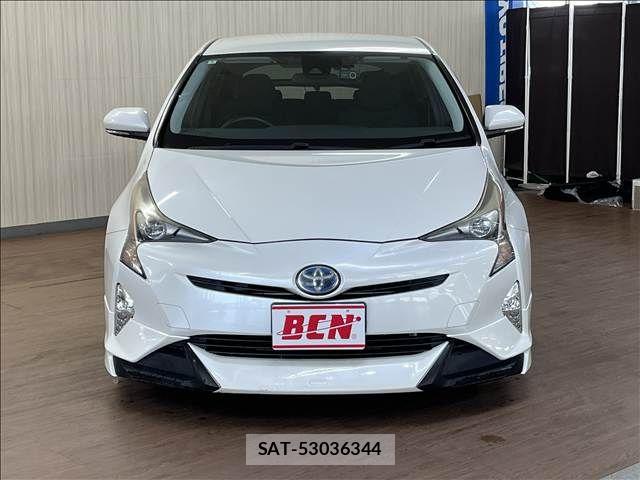 Toyota PRIUS 2016-02 8831117-1