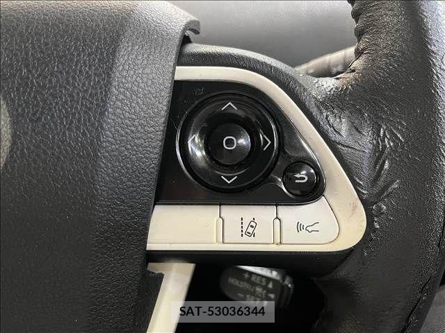 Toyota PRIUS 2016-02 8831117-21