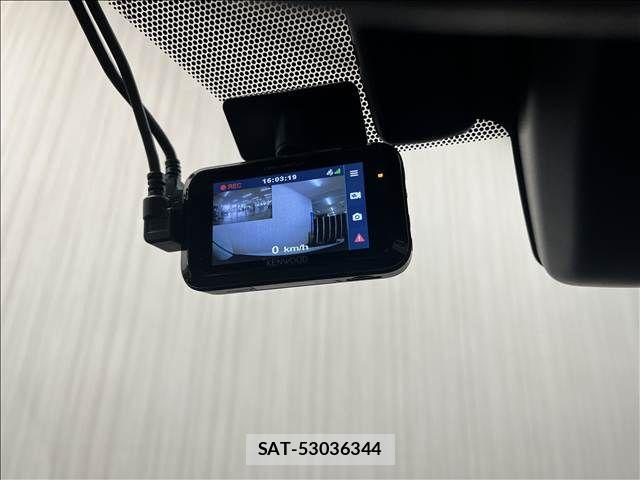 Toyota PRIUS 2016-02 8831117-22