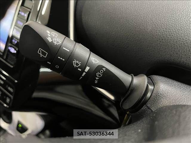 Toyota PRIUS 2016-02 8831117-24
