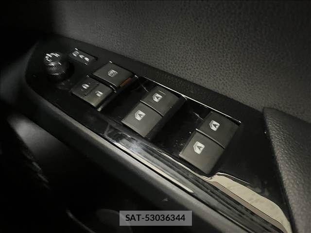 Toyota PRIUS 2016-02 8831117-26