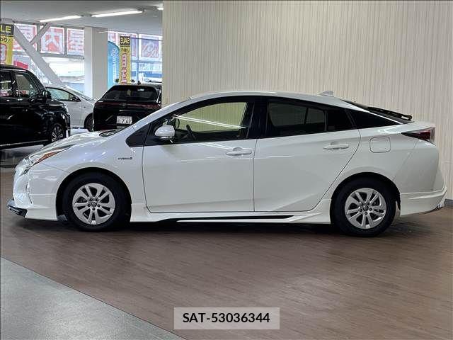 Toyota PRIUS 2016-02 8831117-3