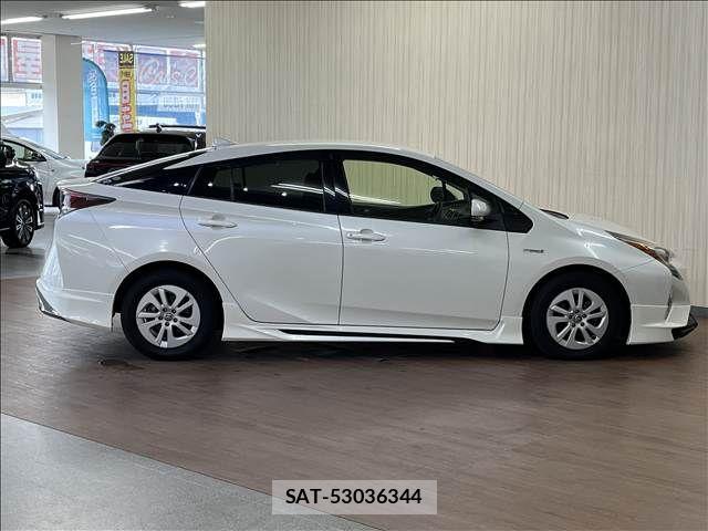 Toyota PRIUS 2016-02 8831117-7