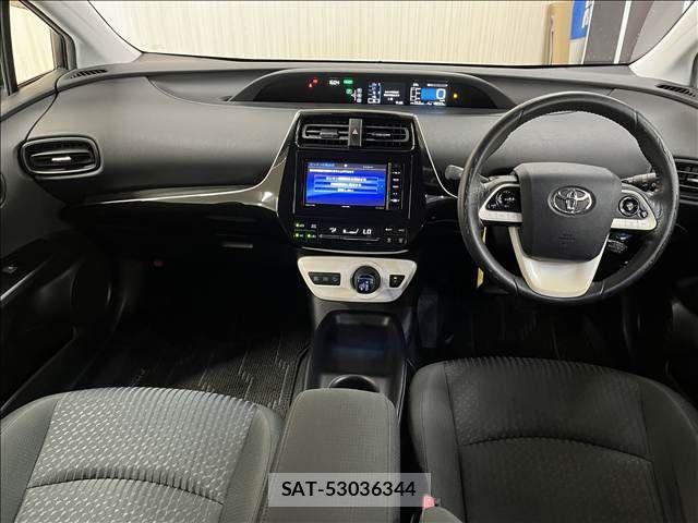 Toyota PRIUS 2016-02 8831117-8