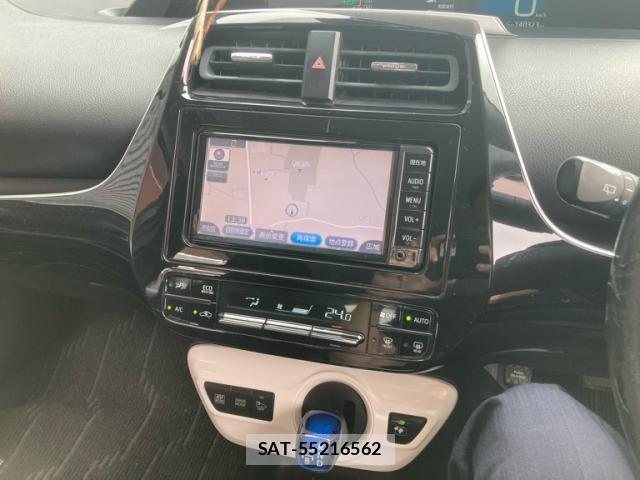 Toyota PRIUS 2016-10 8831163-11