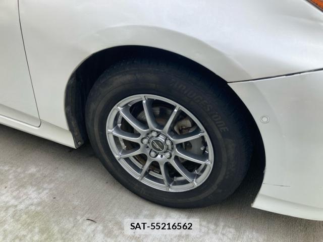 Toyota PRIUS 2016-10 8831163-17