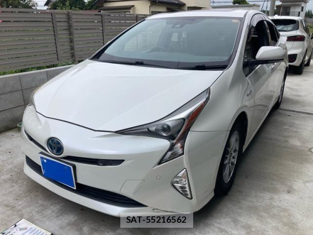 Toyota PRIUS 2016-10 8831163-1