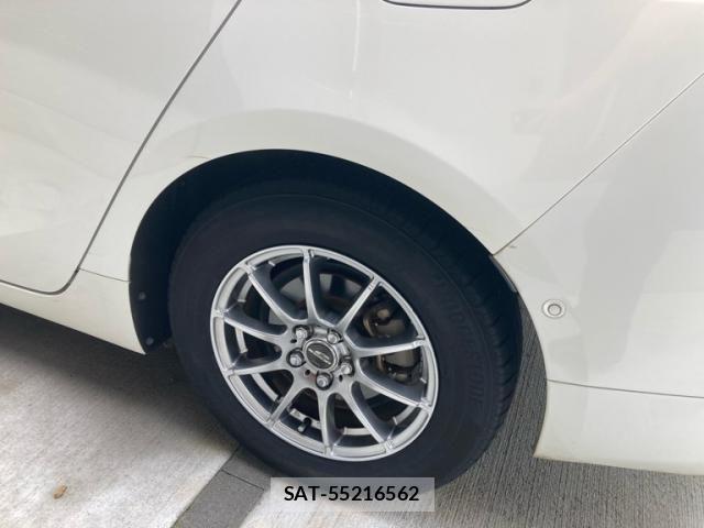 Toyota PRIUS 2016-10 8831163-20