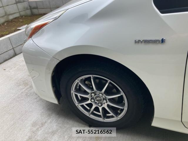 Toyota PRIUS 2016-10 8831163-21