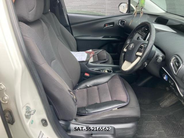 Toyota PRIUS 2016-10 8831163-6