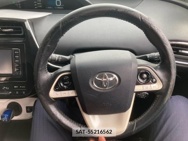 Toyota PRIUS 2016-10 8831163-8