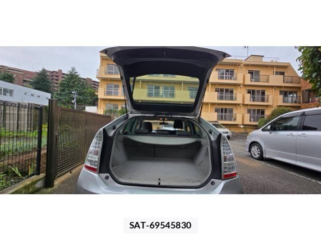 Toyota PRIUS 2010-04 8831176-9