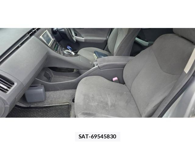 Toyota PRIUS 2010-04 8831176-11