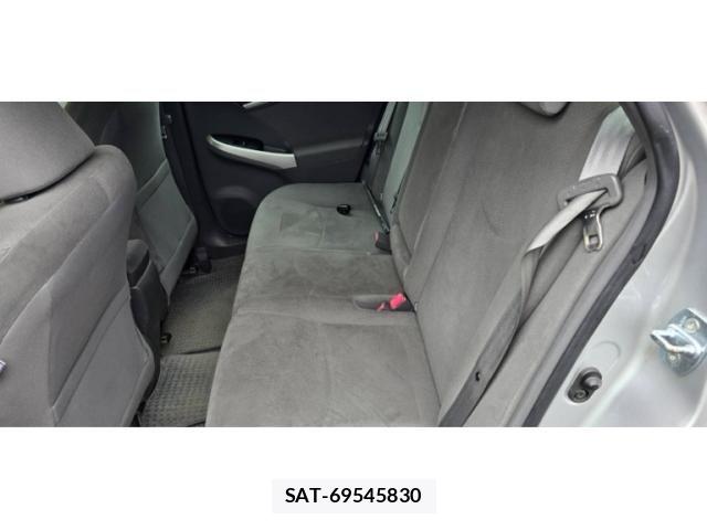 Toyota PRIUS 2010-04 8831176-12