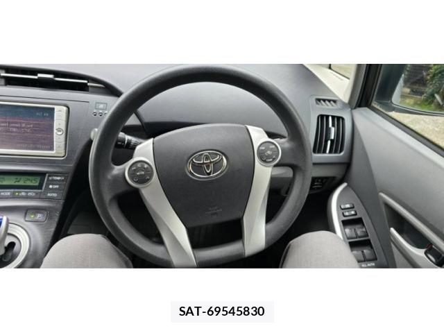 Toyota PRIUS 2010-04 8831176-19