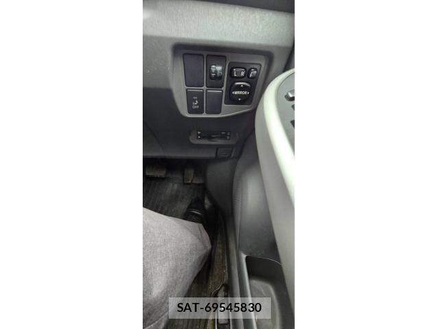 Toyota PRIUS 2010-04 8831176-20