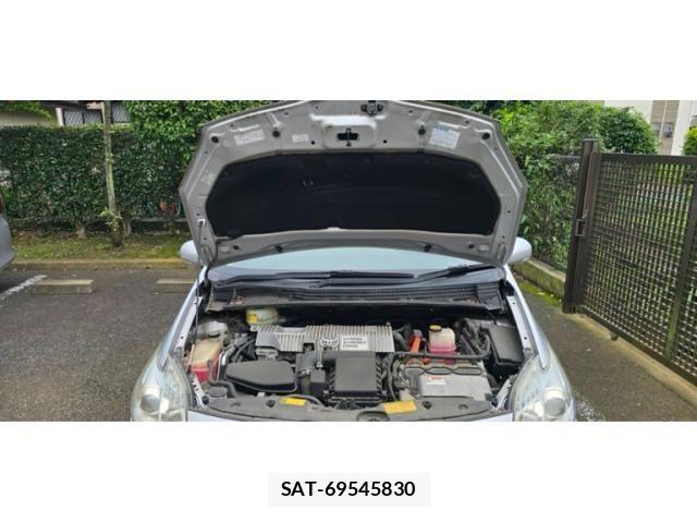 Toyota PRIUS 2010-04 8831176-21