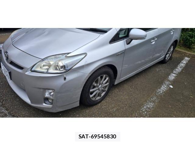 Toyota PRIUS 2010-04 8831176-22